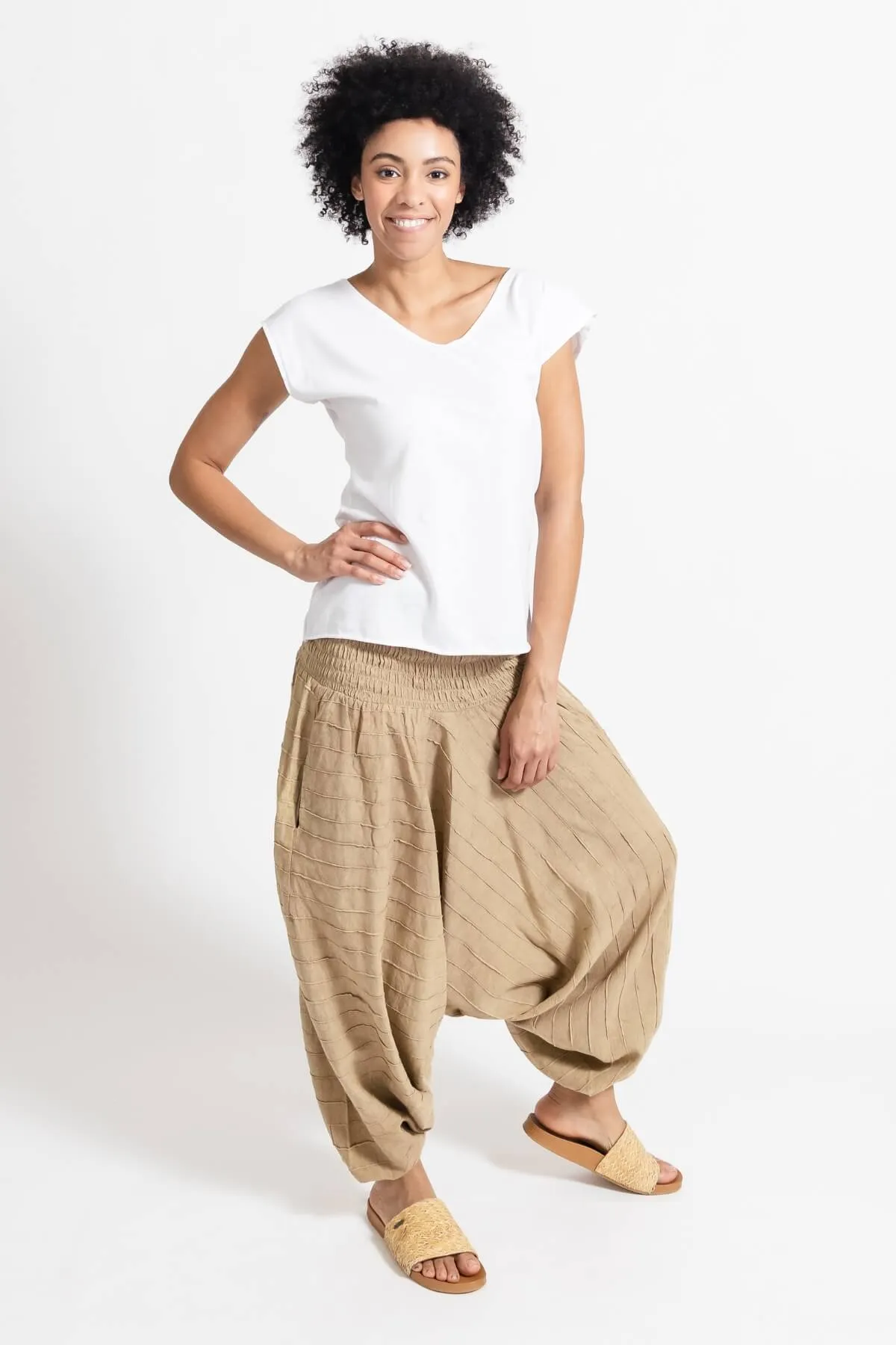 Low Crotch Pants Pintuck - Sand